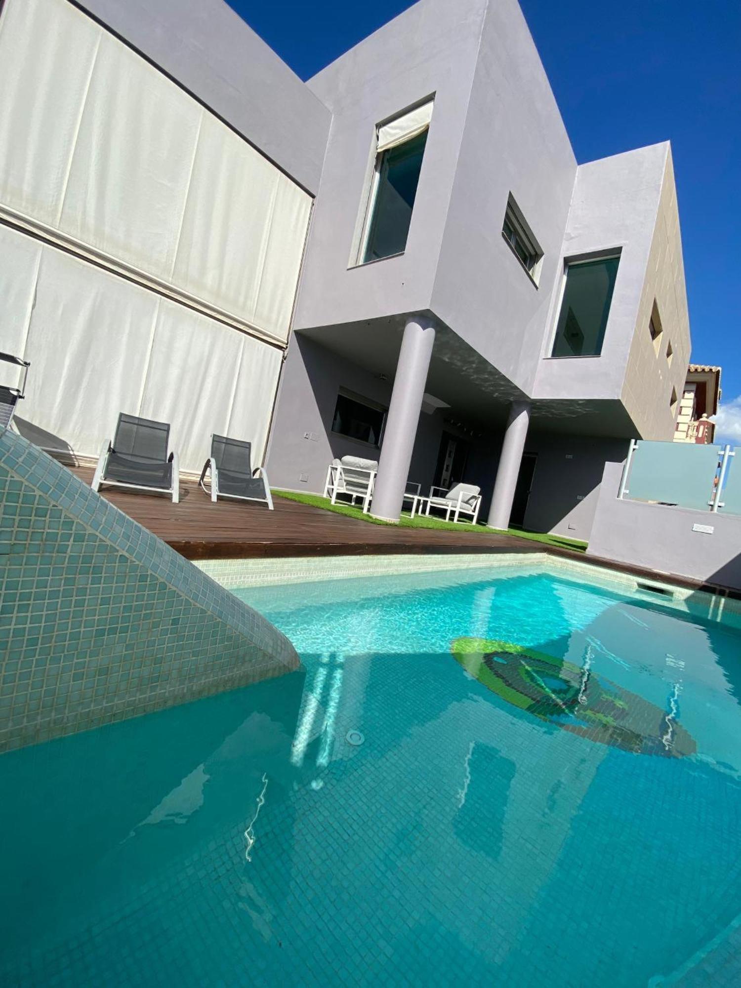 Villa Almendros